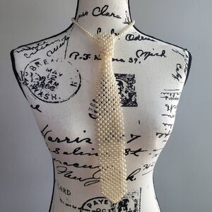 Vintage faux pearl tie necklace coquette romantic whimsigoth twee
